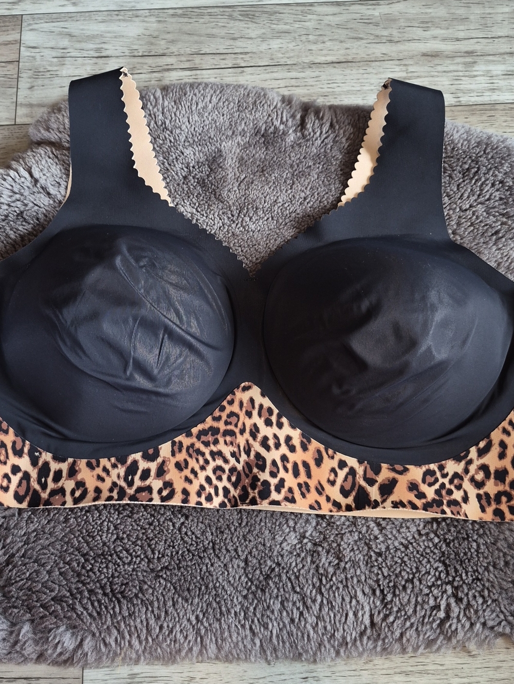 Everyday Full-Coverage Leopard & Black Support Bra